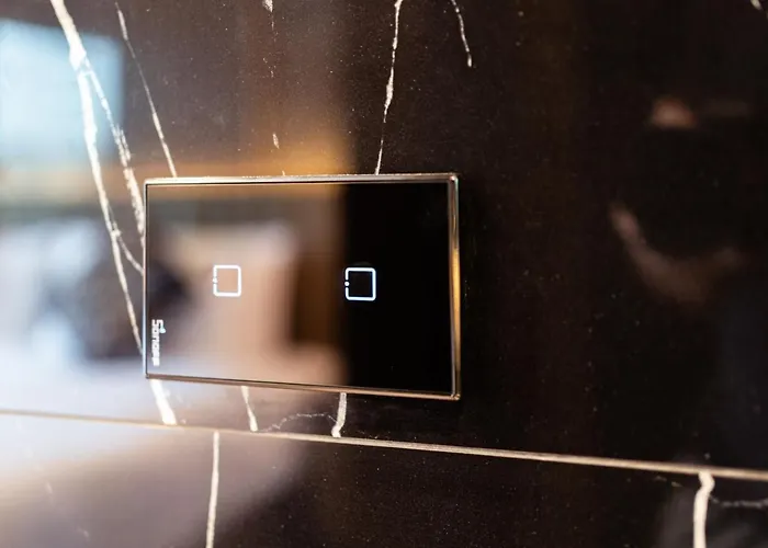 Hotell The One Smart Living